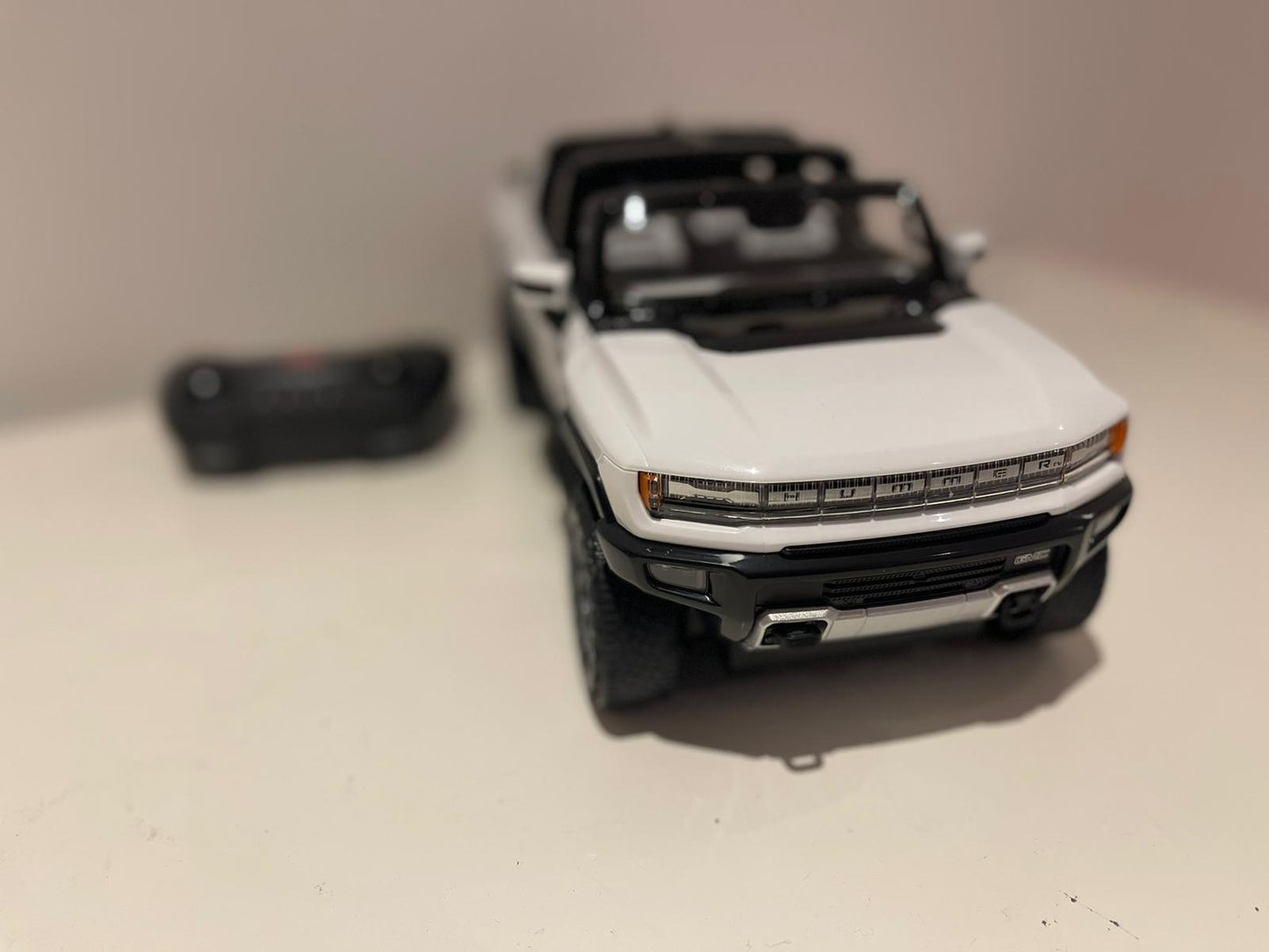 Rastar RC GMC Hummer EV Kids Remote Children Toy Car 4W Rotation 1:14 Scale