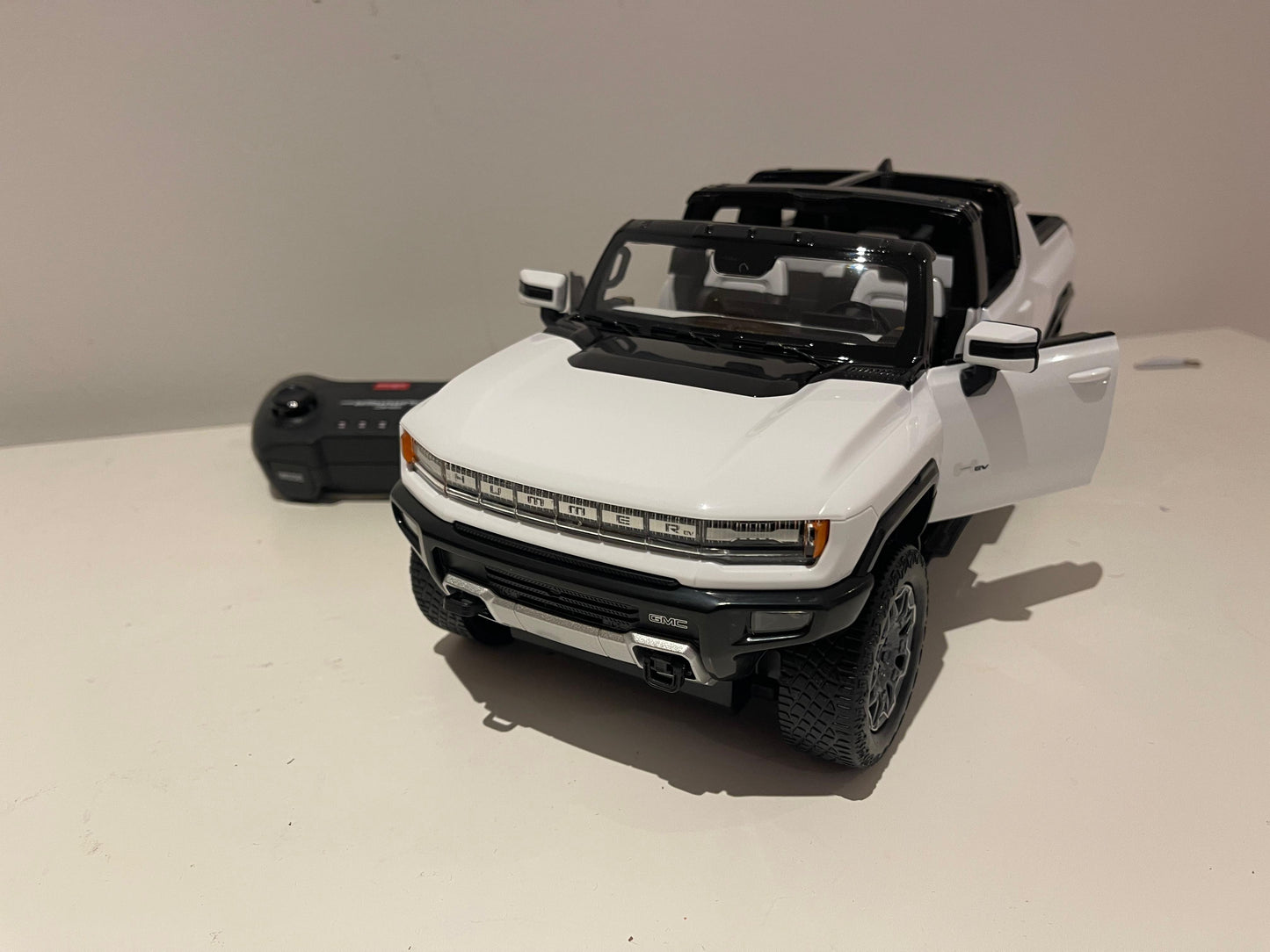 Rastar RC GMC Hummer EV Kids Remote Children Toy Car 4W Rotation 1:14 Scale