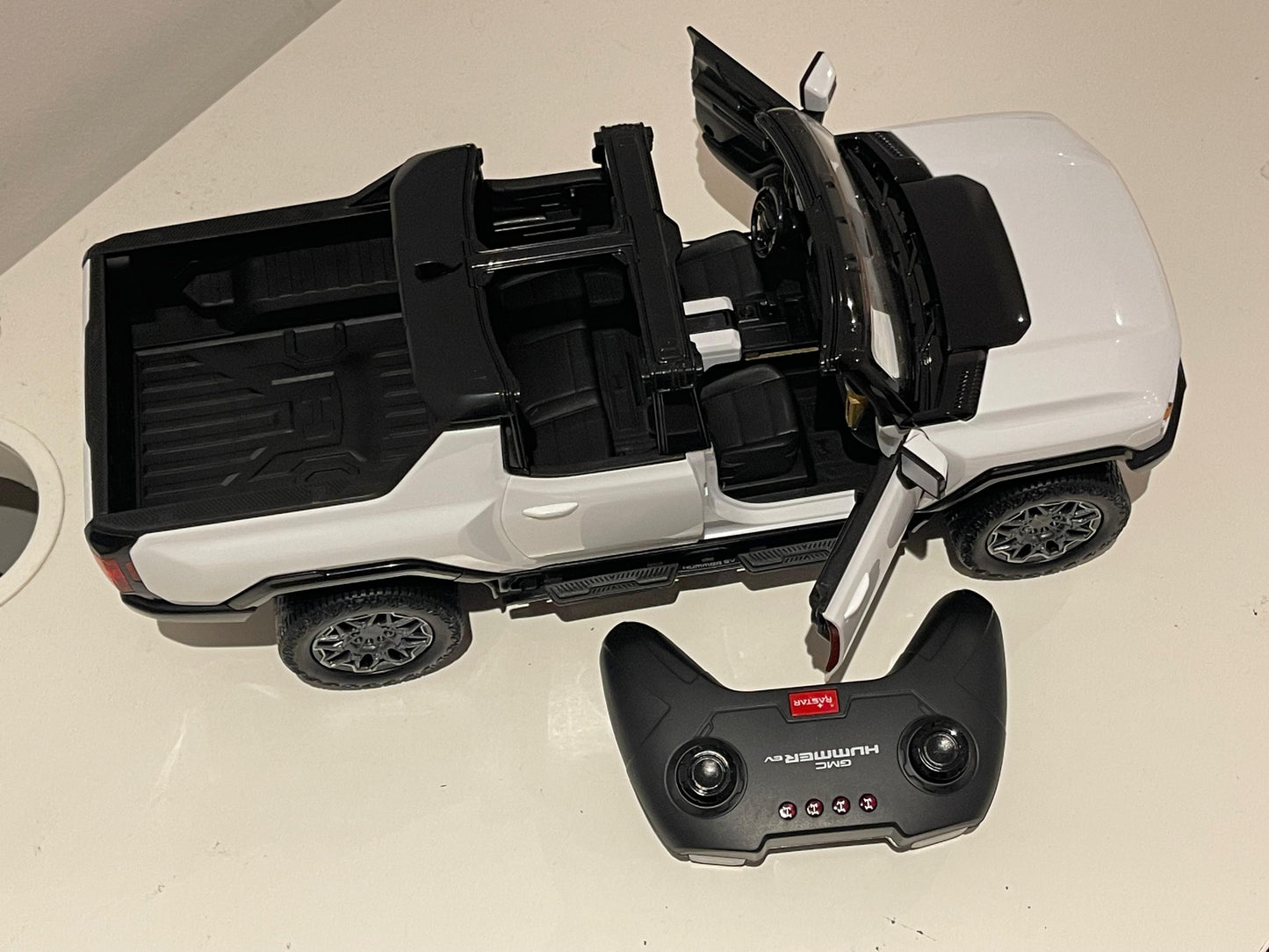 Rastar RC GMC Hummer EV Kids Remote Children Toy Car 4W Rotation 1:14 Scale