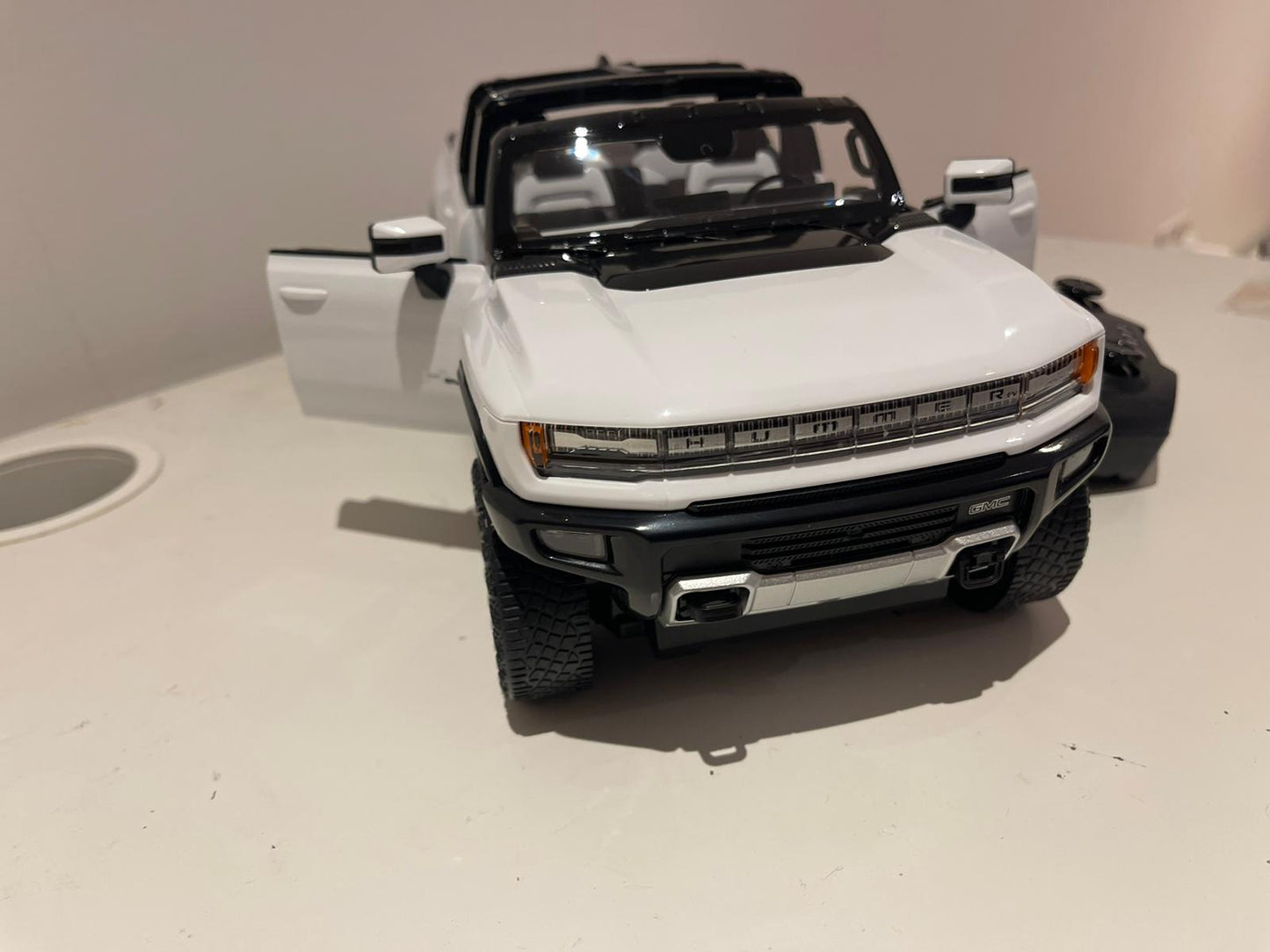 Rastar RC GMC Hummer EV Kids Remote Children Toy Car 4W Rotation 1:14 Scale