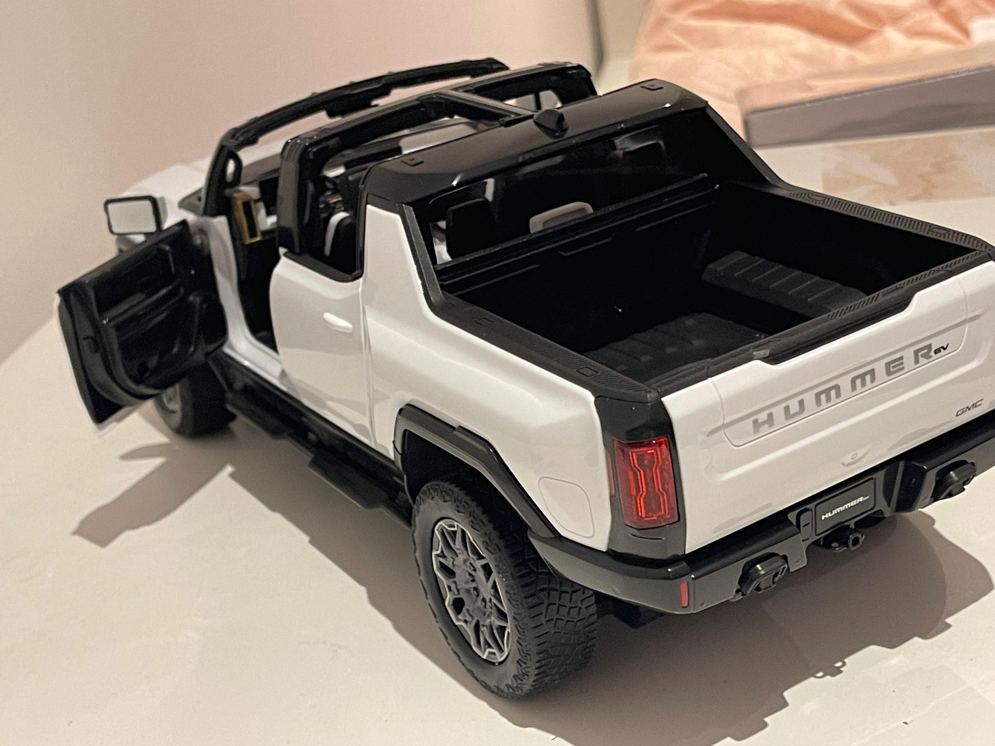 Rastar RC GMC Hummer EV Kids Remote Children Toy Car 4W Rotation 1:14 Scale