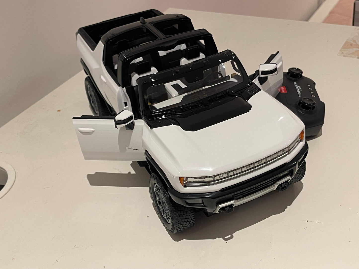 Rastar RC GMC Hummer EV Kids Remote Children Toy Car 4W Rotation 1:14 Scale